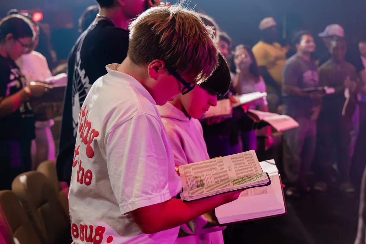 CF Students reading Scripture together